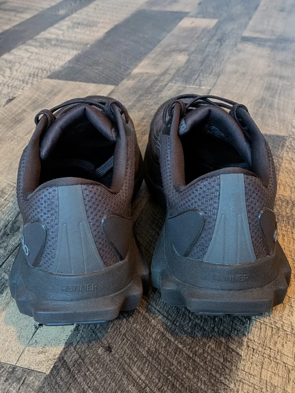 Alo Runner Shoes Espresso Breathable Mesh Upper